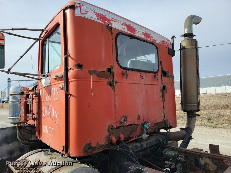 image for item LC9849 1978 Autocar Constructor truck cab and chassis