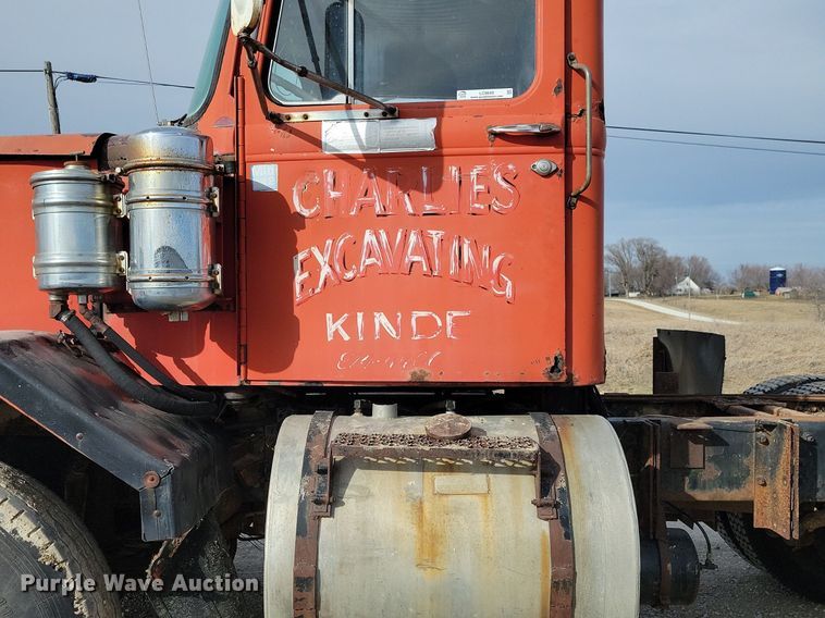 image for item LC9849 1978 Autocar Constructor truck cab and chassis