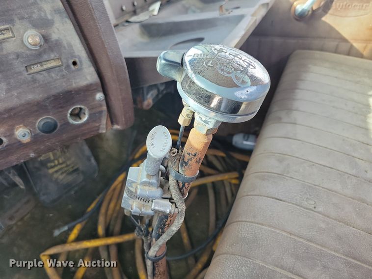 image for item LC9849 1978 Autocar Constructor truck cab and chassis