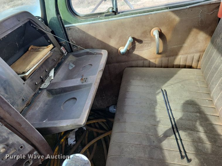 image for item LC9849 1978 Autocar Constructor truck cab and chassis