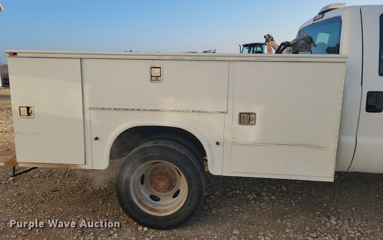 image for item LC9865 2011 Ford F450 Super Duty XL Crew Cab utility / service truck