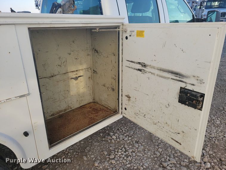 image for item LC9865 2011 Ford F450 Super Duty XL Crew Cab utility / service truck