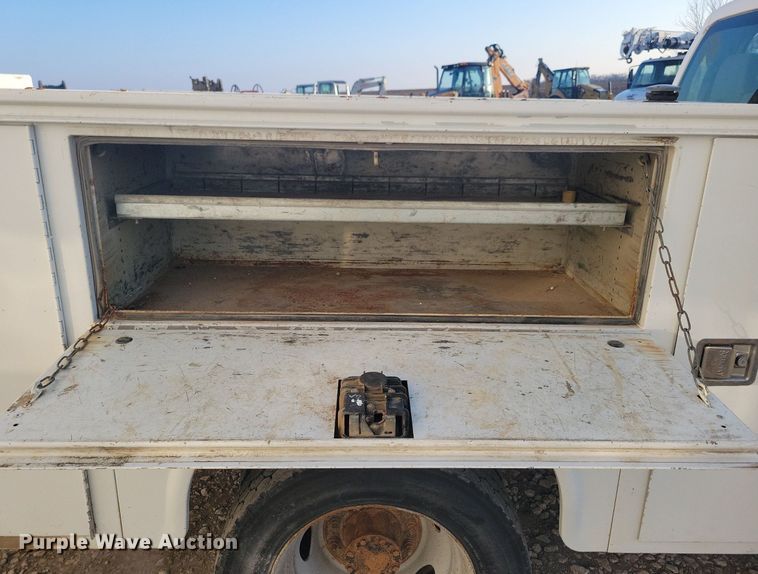 image for item LC9865 2011 Ford F450 Super Duty XL Crew Cab utility / service truck