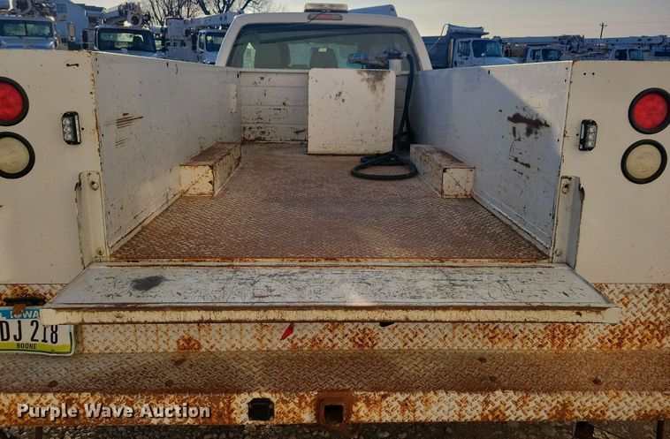 image for item LC9865 2011 Ford F450 Super Duty XL Crew Cab utility / service truck