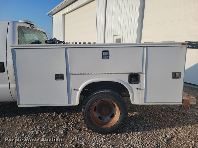 image for item LC9865 2011 Ford F450 Super Duty XL Crew Cab utility / service truck