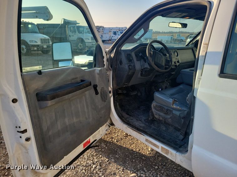 image for item LC9865 2011 Ford F450 Super Duty XL Crew Cab utility / service truck