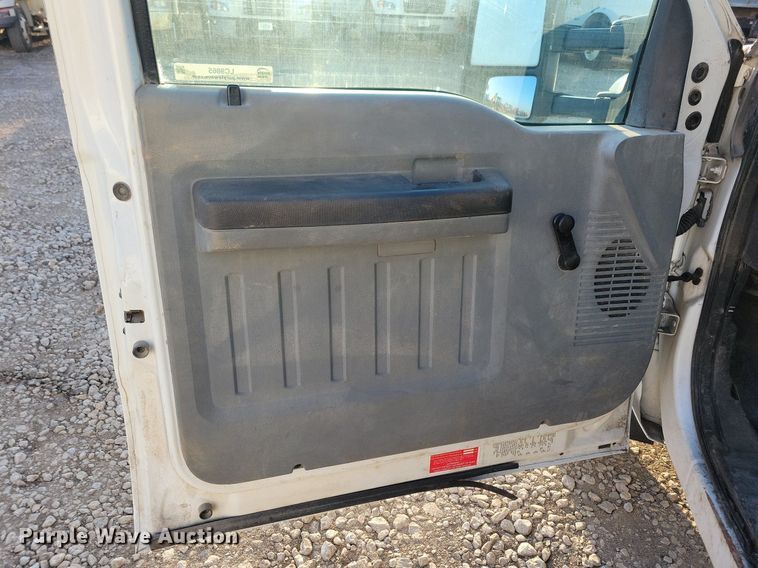 image for item LC9865 2011 Ford F450 Super Duty XL Crew Cab utility / service truck