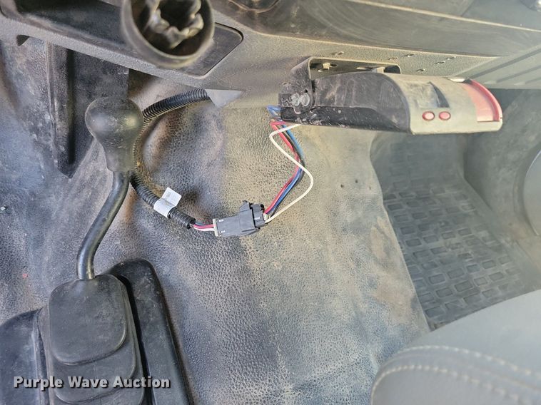 image for item LC9865 2011 Ford F450 Super Duty XL Crew Cab utility / service truck