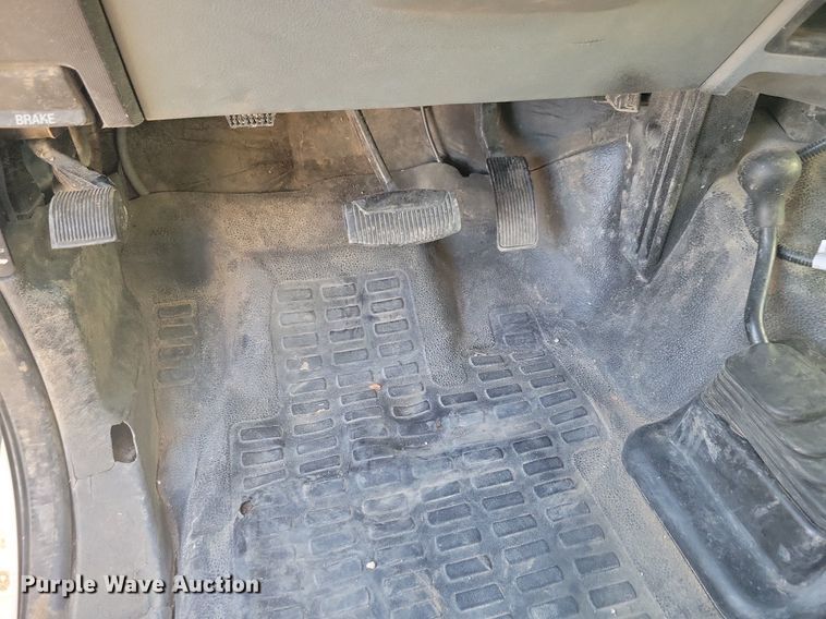 image for item LC9865 2011 Ford F450 Super Duty XL Crew Cab utility / service truck