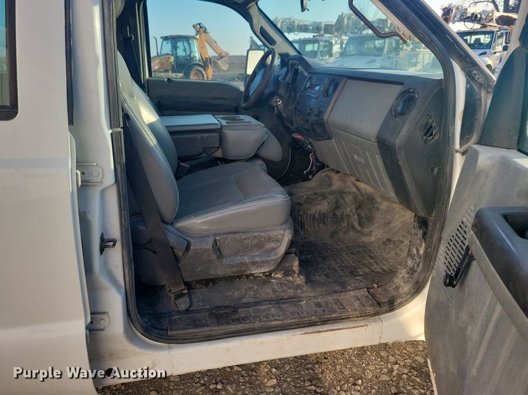 image for item LC9865 2011 Ford F450 Super Duty XL Crew Cab utility / service truck