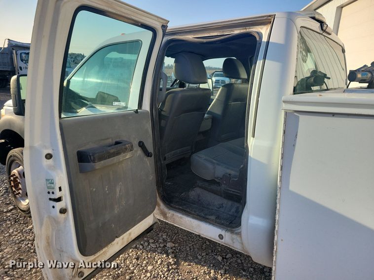 image for item LC9865 2011 Ford F450 Super Duty XL Crew Cab utility / service truck