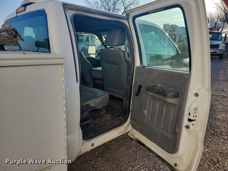 image for item LC9865 2011 Ford F450 Super Duty XL Crew Cab utility / service truck