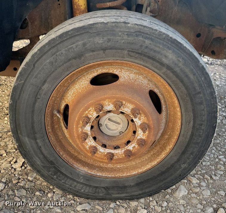 image for item LC9865 2011 Ford F450 Super Duty XL Crew Cab utility / service truck