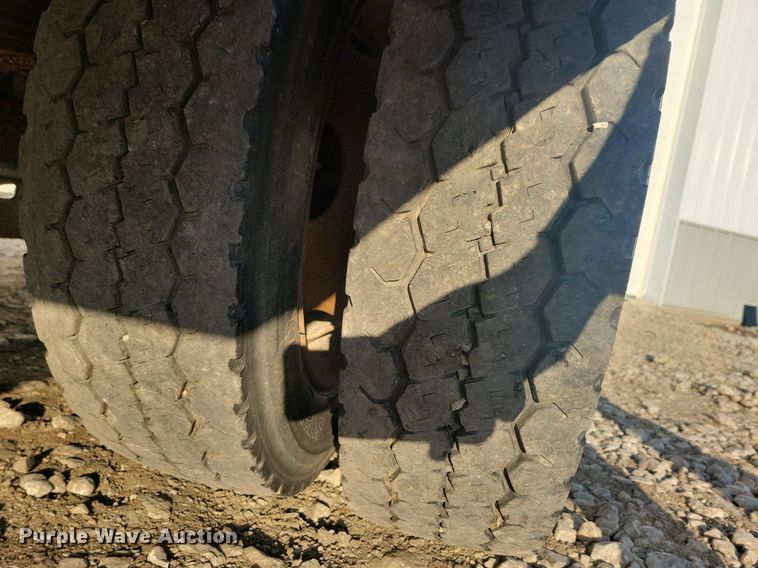 image for item LC9865 2011 Ford F450 Super Duty XL Crew Cab utility / service truck