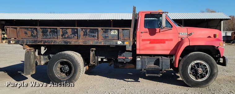 image for item LD9051 1994 Ford F800 dump truck