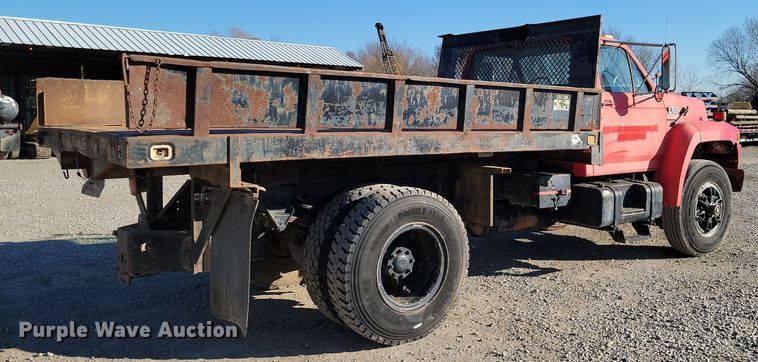 image for item LD9051 1994 Ford F800 dump truck