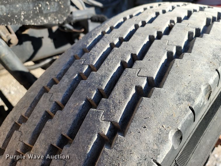 image for item LD9051 1994 Ford F800 dump truck