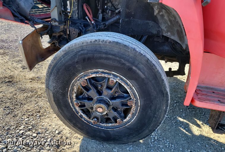 image for item LD9051 1994 Ford F800 dump truck