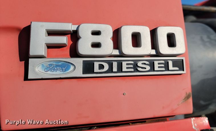 image for item LD9051 1994 Ford F800 dump truck