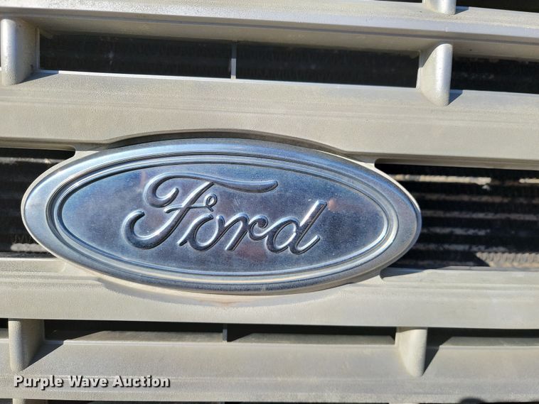 image for item LD9051 1994 Ford F800 dump truck