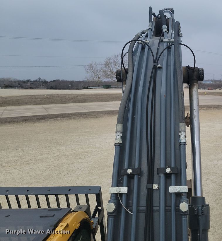 image for item LD9112 2018 John Deere 210G LC excavator