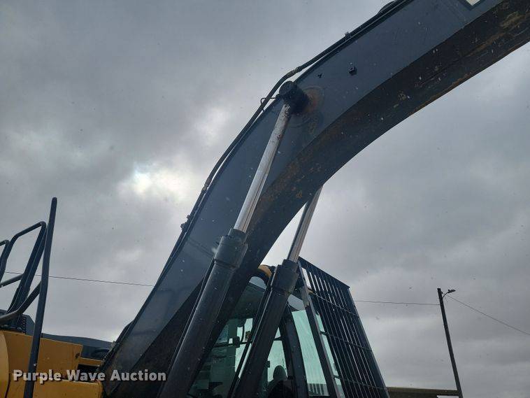 image for item LD9112 2018 John Deere 210G LC excavator