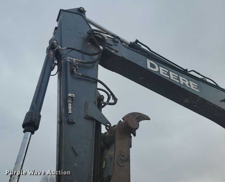 image for item LD9112 2018 John Deere 210G LC excavator