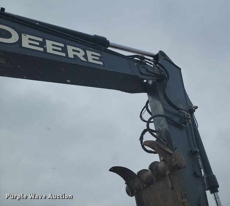 image for item LD9112 2018 John Deere 210G LC excavator