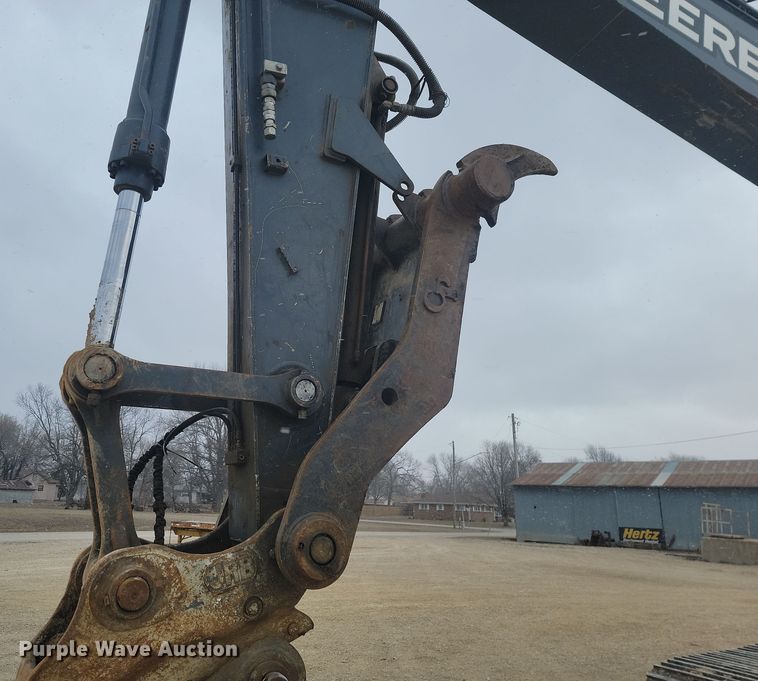 image for item LD9112 2018 John Deere 210G LC excavator