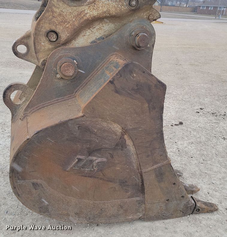 image for item LD9112 2018 John Deere 210G LC excavator