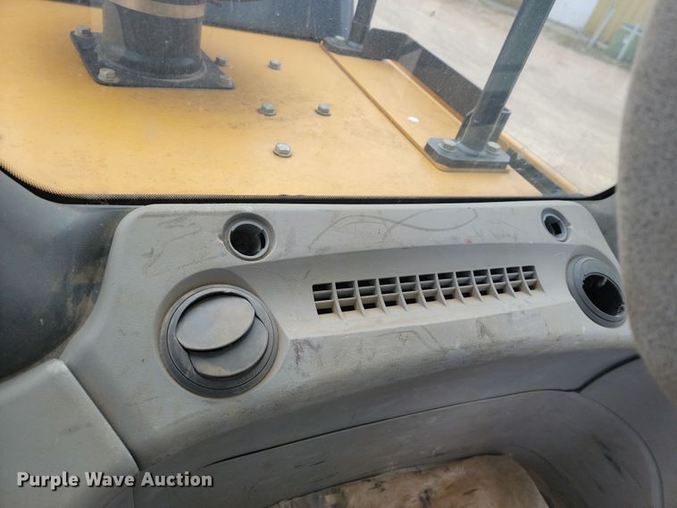 image for item LD9112 2018 John Deere 210G LC excavator