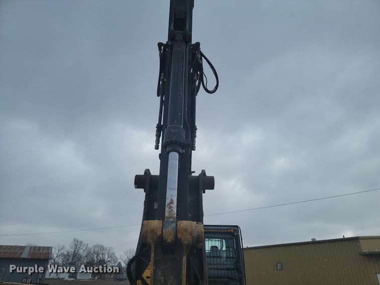 image for item LD9112 2018 John Deere 210G LC excavator