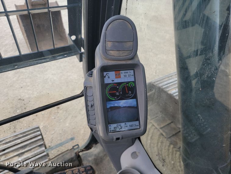 image for item LD9112 2018 John Deere 210G LC excavator