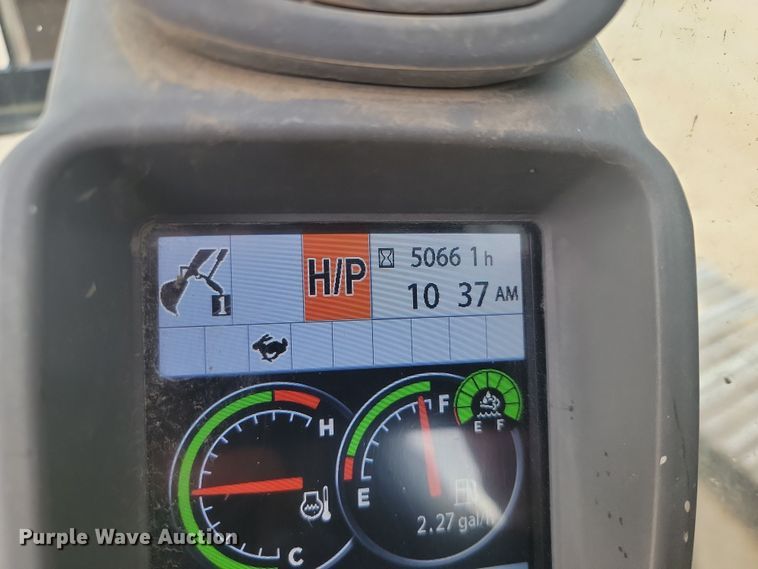 image for item LD9112 2018 John Deere 210G LC excavator