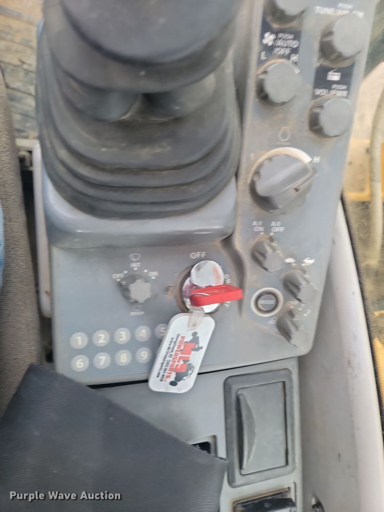 image for item LD9112 2018 John Deere 210G LC excavator