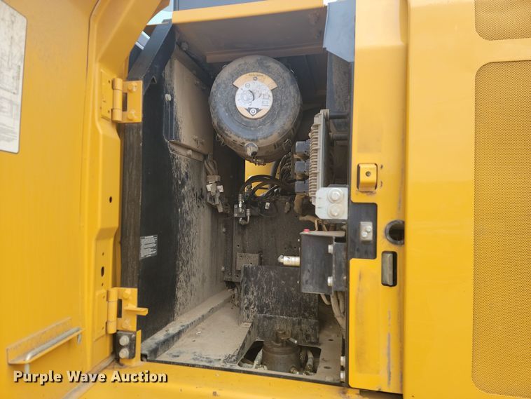 image for item LD9112 2018 John Deere 210G LC excavator