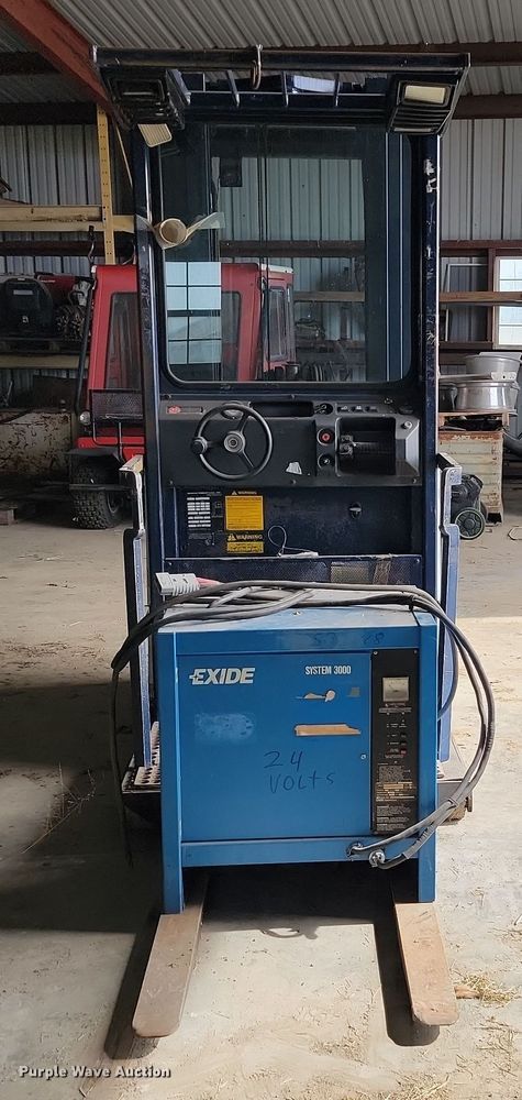 image for item LD9114 Komatsu MPF15 forklift