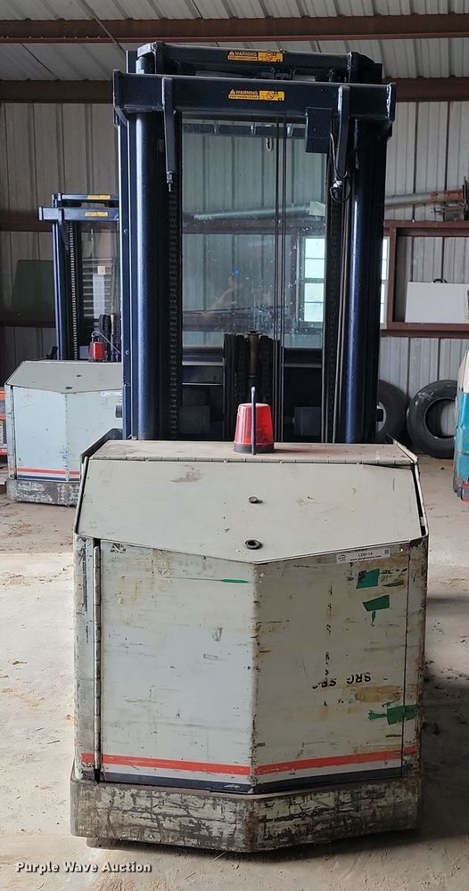 image for item LD9114 Komatsu MPF15 forklift