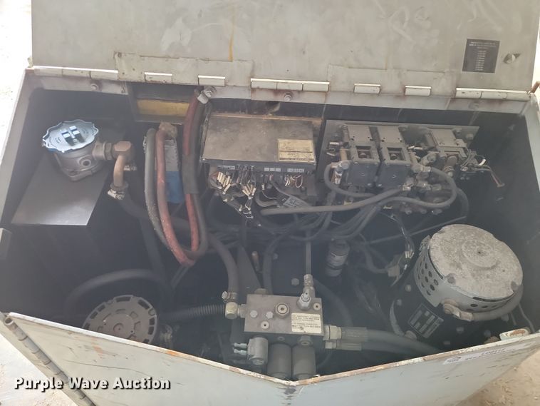 image for item LD9115 Komatsu MPF15 forklift