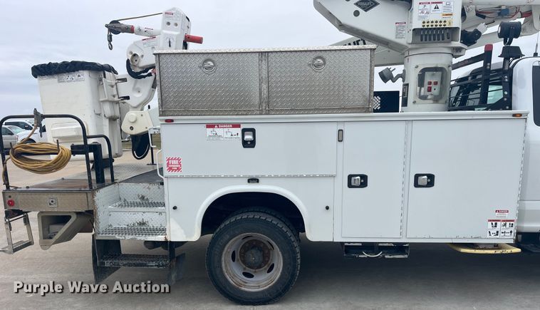image for item LD9303 2017 Ford F550 Super Duty XL bucket truck