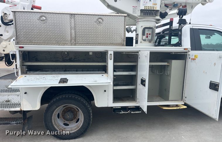 image for item LD9303 2017 Ford F550 Super Duty XL bucket truck
