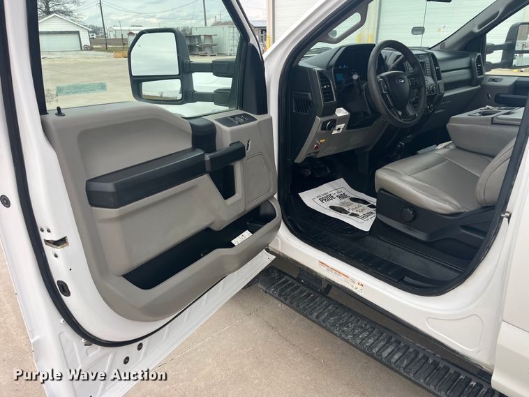 image for item LD9303 2017 Ford F550 Super Duty XL bucket truck