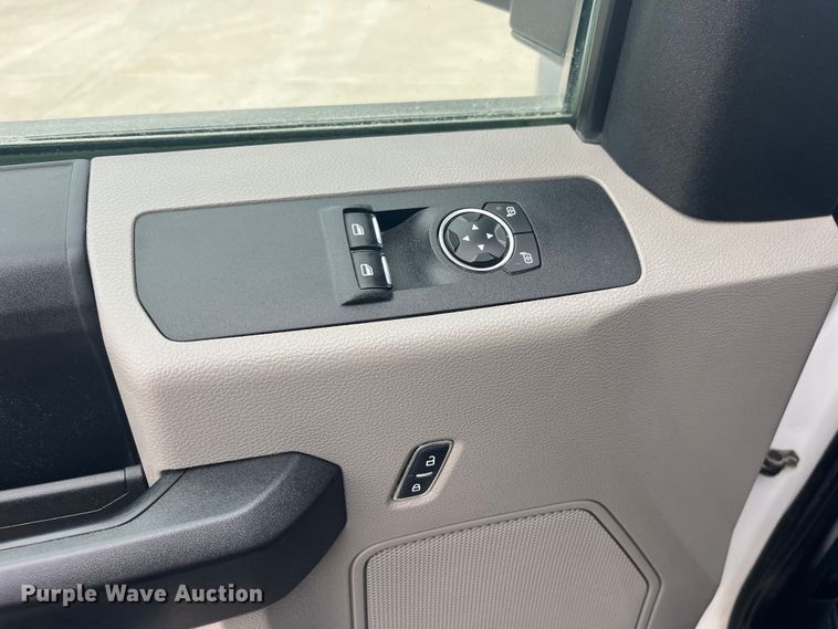 image for item LD9303 2017 Ford F550 Super Duty XL bucket truck