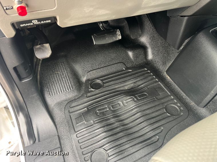 image for item LD9303 2017 Ford F550 Super Duty XL bucket truck