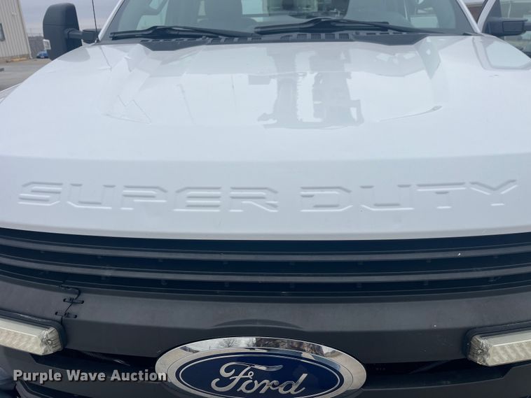 image for item LD9303 2017 Ford F550 Super Duty XL bucket truck