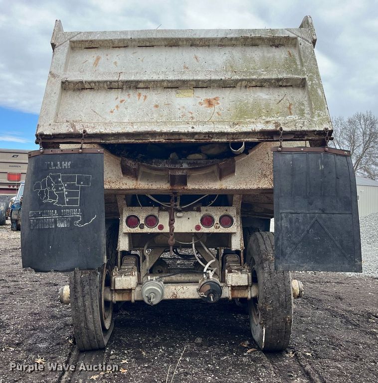 image for item LE9004 1989 Fruehauf  DRXX-M2-30 end dump trailer