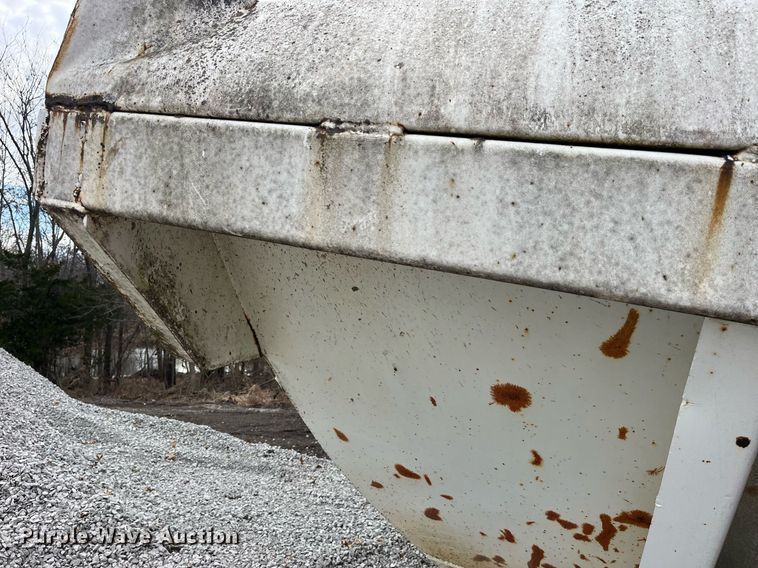 image for item LE9004 1989 Fruehauf  DRXX-M2-30 end dump trailer