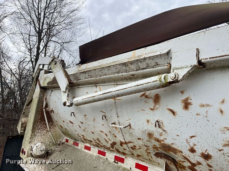image for item LE9004 1989 Fruehauf  DRXX-M2-30 end dump trailer