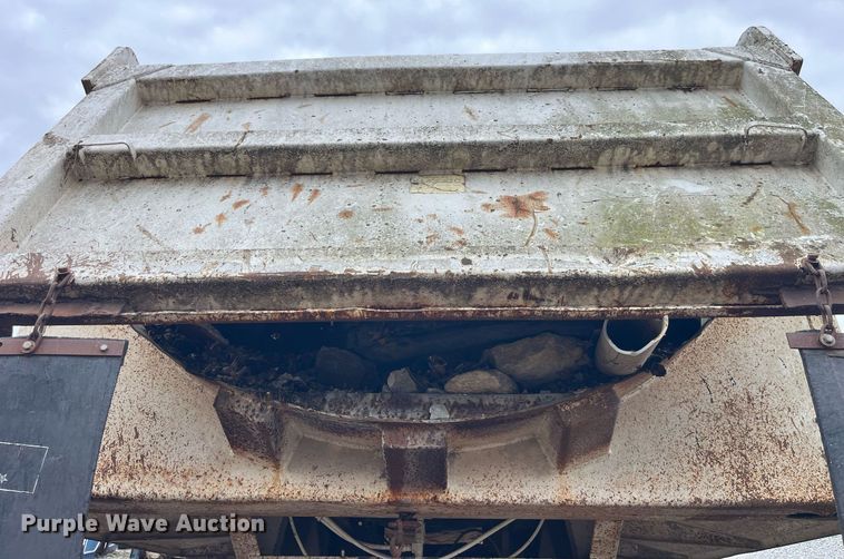 image for item LE9004 1989 Fruehauf  DRXX-M2-30 end dump trailer