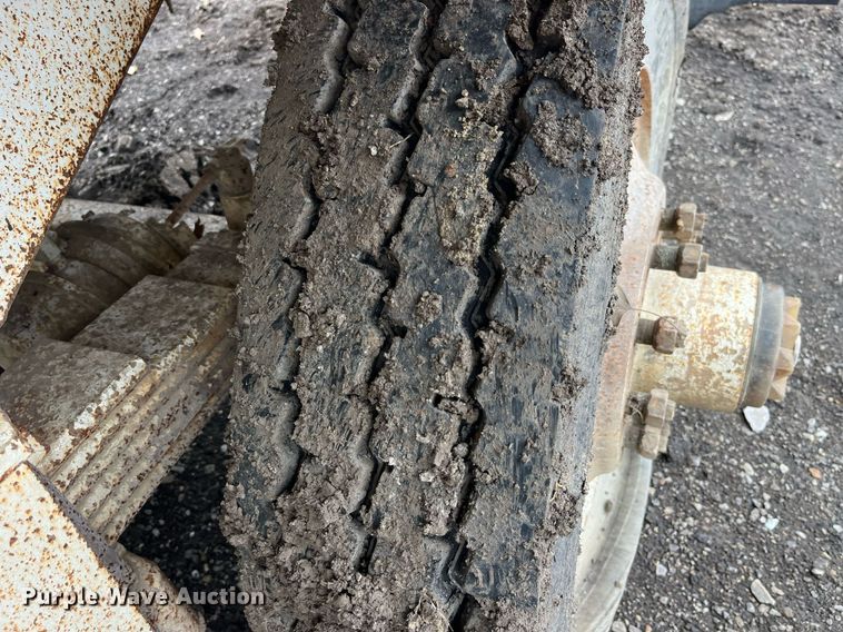 image for item LE9004 1989 Fruehauf  DRXX-M2-30 end dump trailer